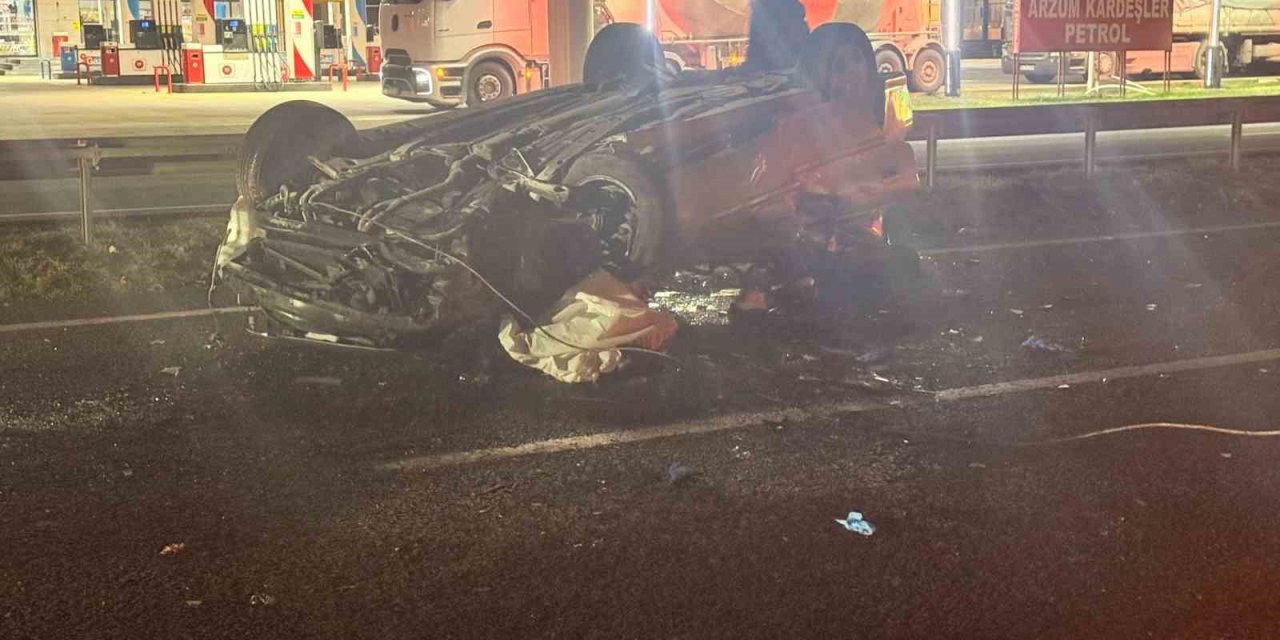 Otomobil tıra arkadan çarptı 1 ölü, 1’i ağır 3 yaralı