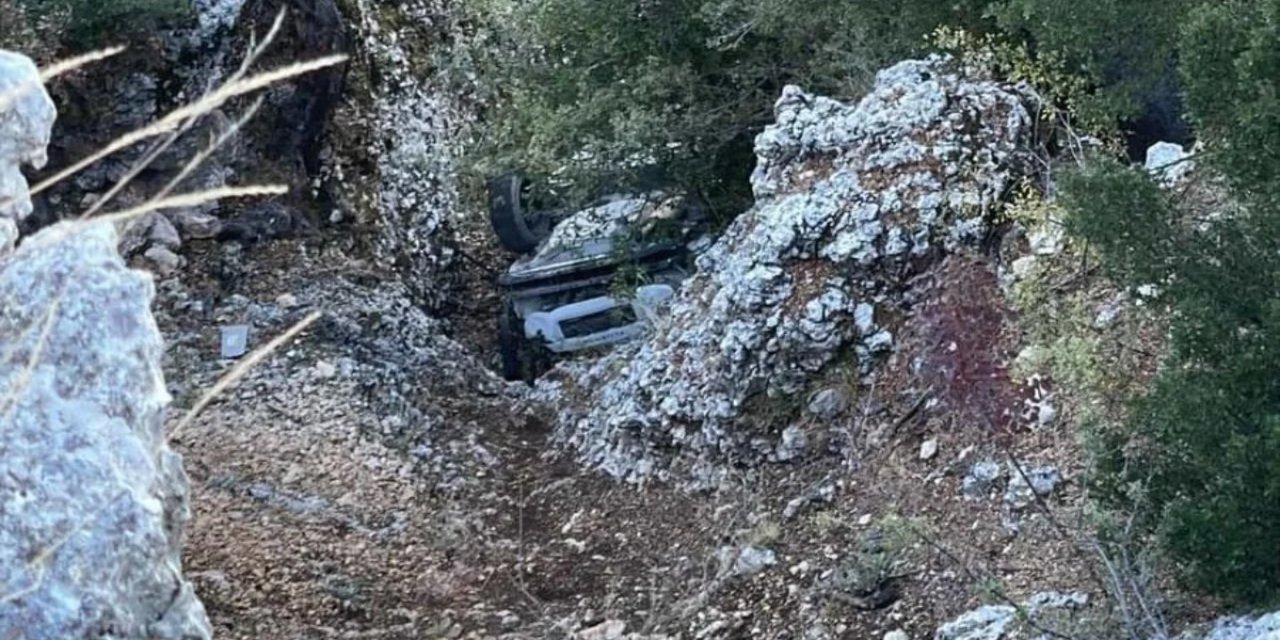 Kaza yapan araç otoyolda, sürücüsü 30 metrelik köprünün altında ölü bulundu