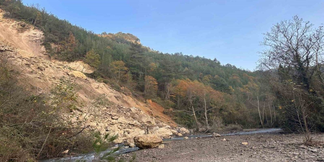 Hatay’da heyelan oldu