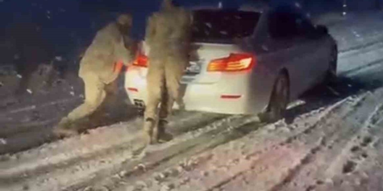 Muş karayolunda ulaşıma kar engeli