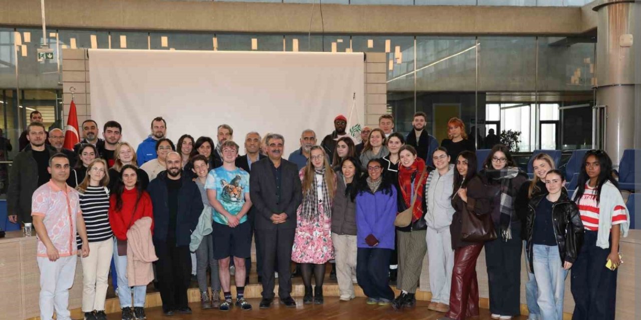 Avrupa'da gelen gençler Diyarbakır’ı gezdi