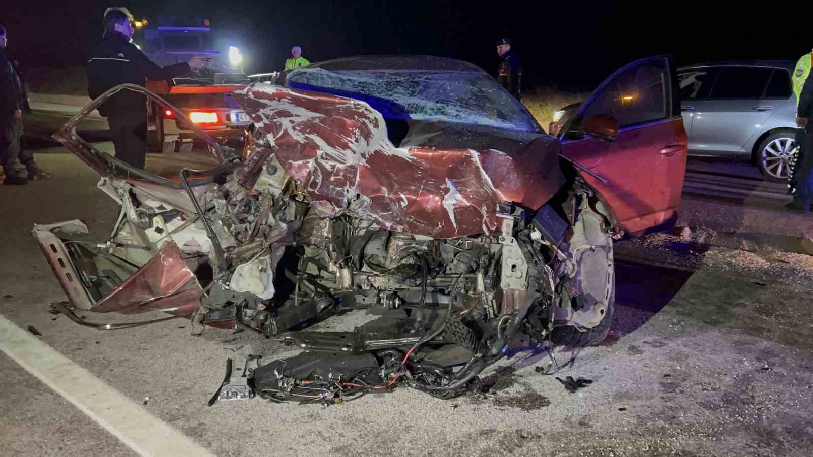 Çanakkale’de polisten kaçan araç 5 kişiye mezar oldu