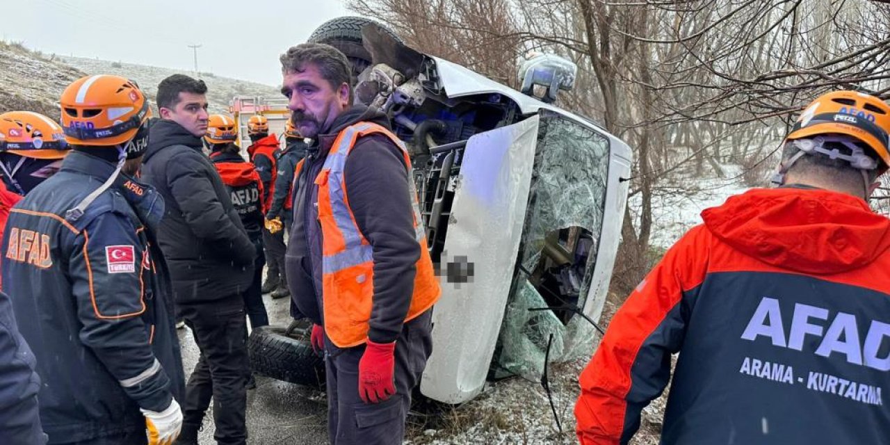 Okul servisi kaza yaptı, 14'ü öğrenci 15 kişi yaralandı