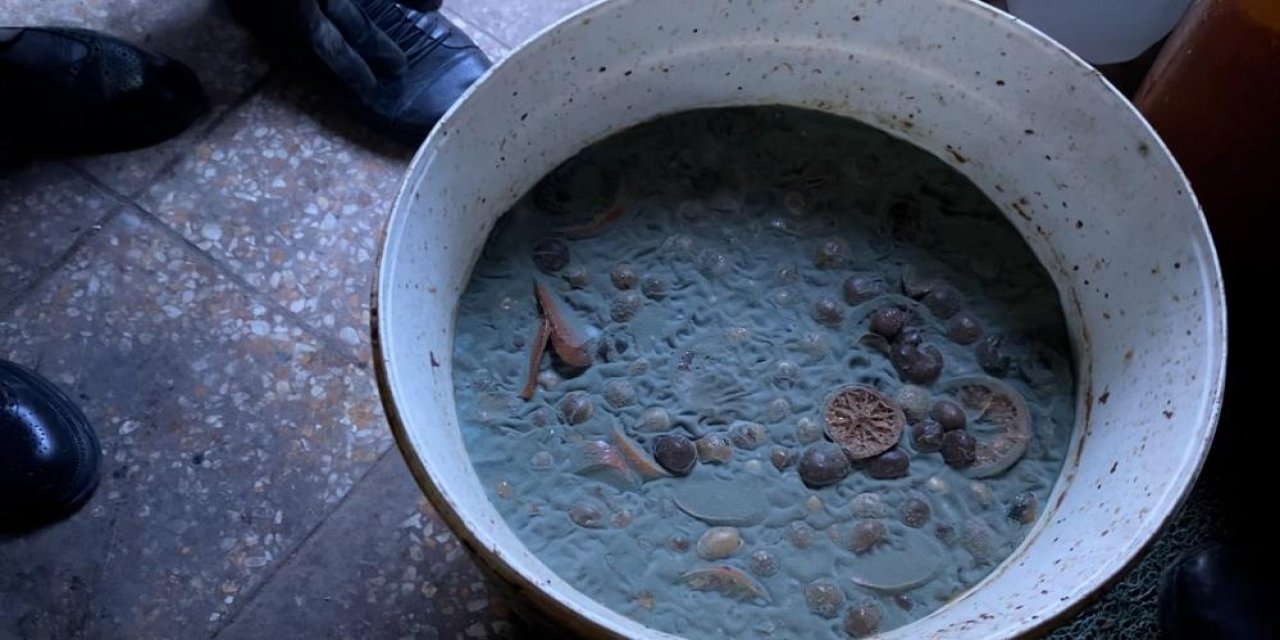 Şanlıurfa'da skandal görüntüler onlarca bozuk ürün ele geçirildi