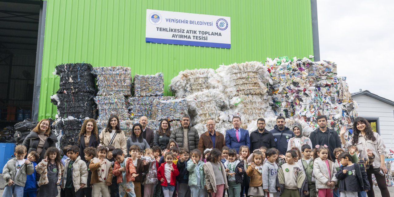 Yenişehir’de çocuklar geri dönüşümü eğlenerek öğreniyor