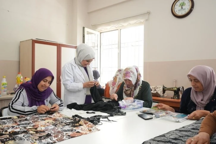 Şehitkamil Belediyesinin giyim kursuna kadınlardan yoğun ilgi