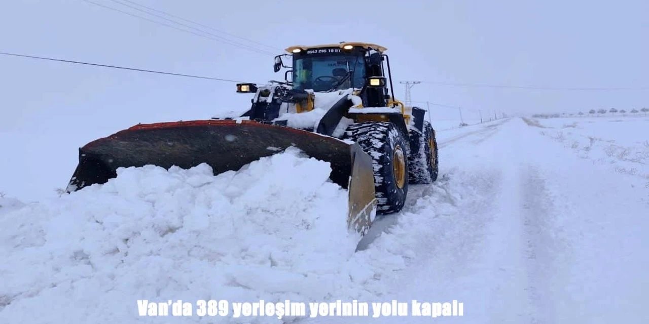 Van ulaşıma kapandı