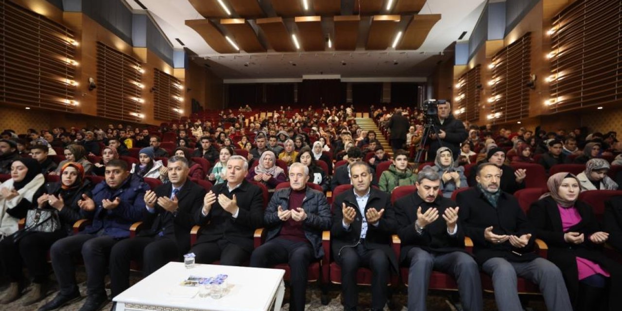 Tahmazoğlu, Umre'ye gidecek gençlerle bir araya geldi