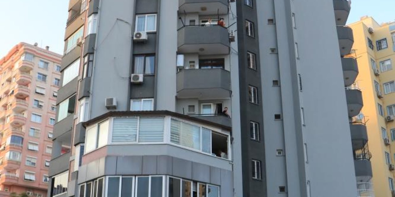 Korkunç olay:! Evi teslim etmeyen müteahhidin oğlunu öldürüp yaşamına son verdi