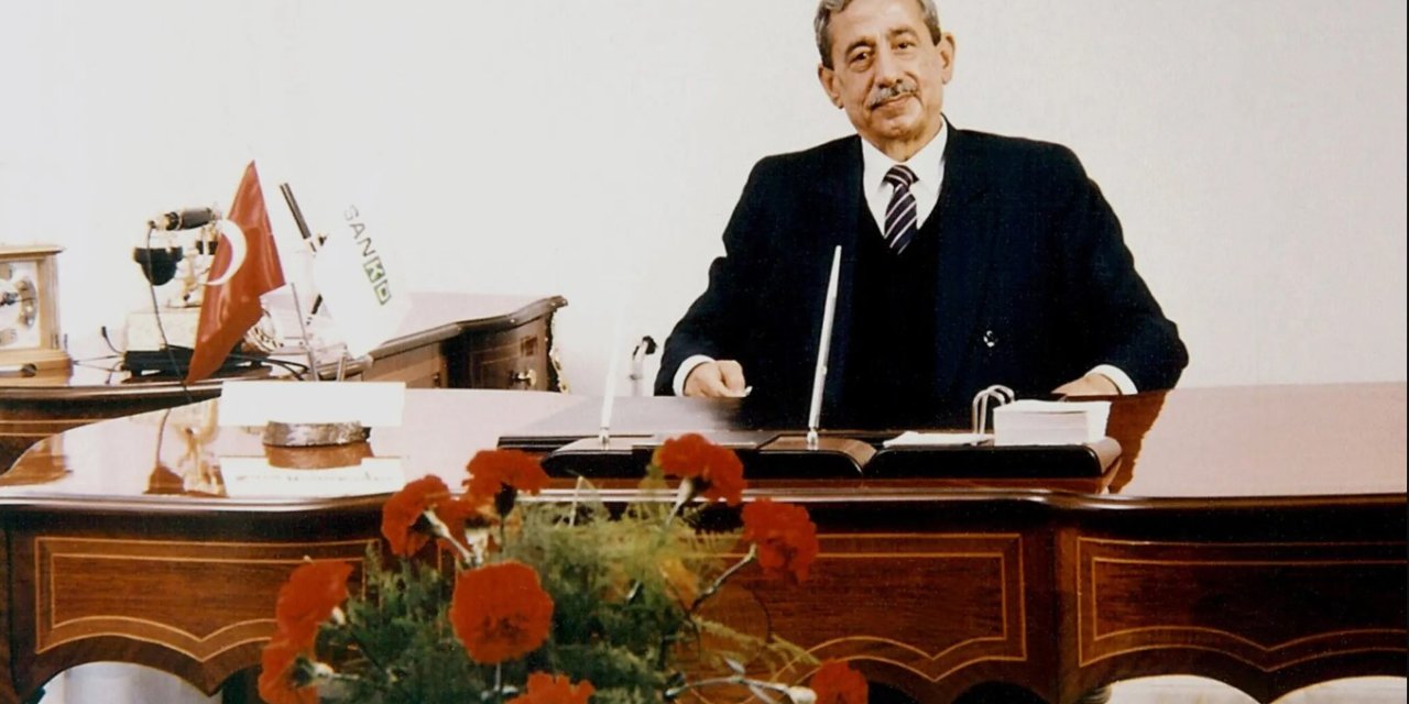 Merhum Sani Konukoğlu'nun vefatının 32’nci yıl dönümü