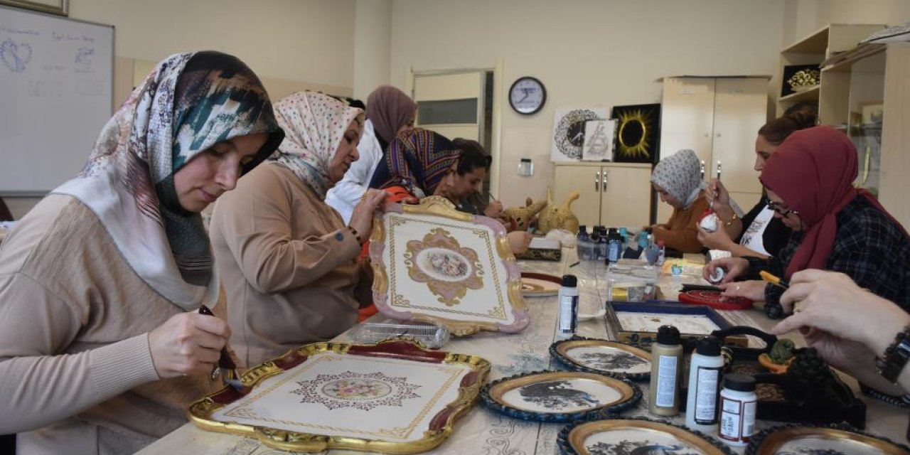 Şahinbey'de eski malzemeler ekonomiye ve doğaya kazandırılıyor