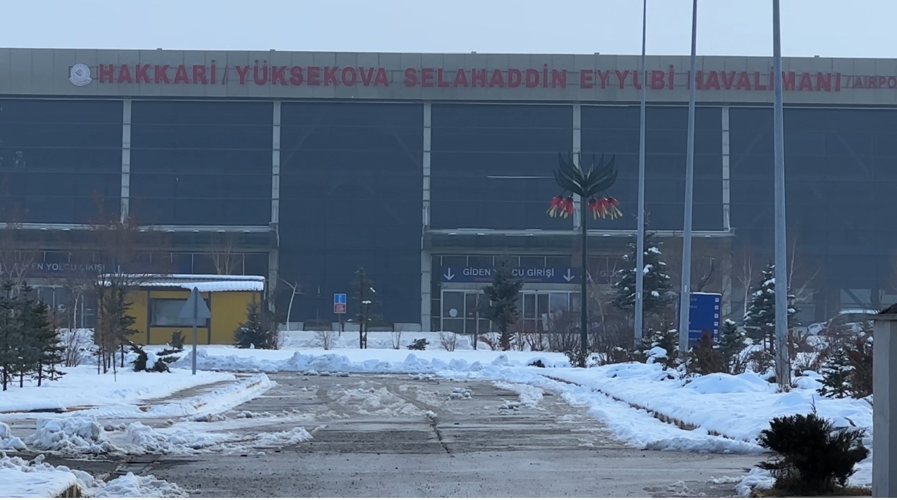 Yüksekova-Ankara uçak seferi iptal edildi