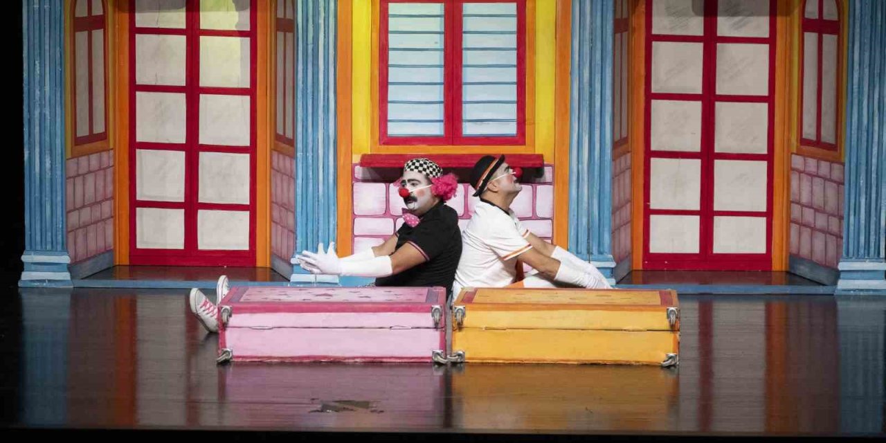 Mersin’de çocuklara ücretsiz tiyatro şenliği