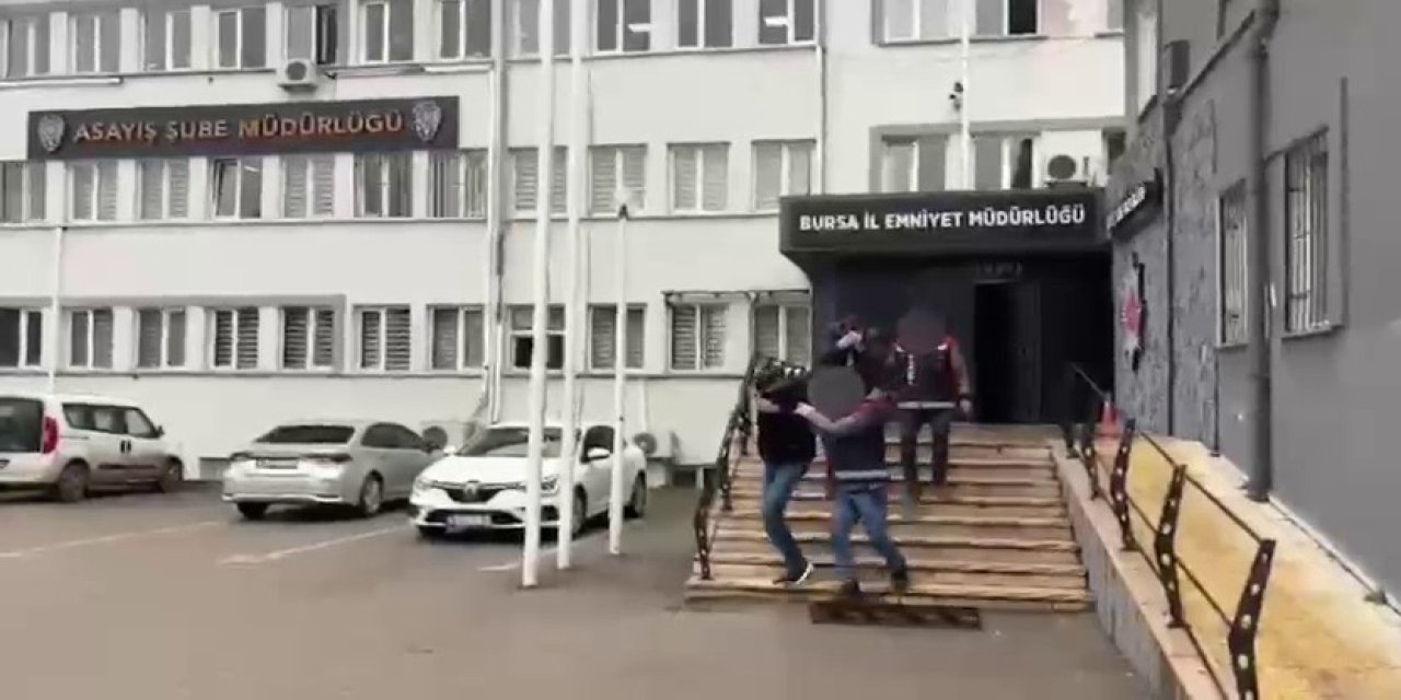 Kuyumcuları dolandırdılar, kameralara yakalandılar