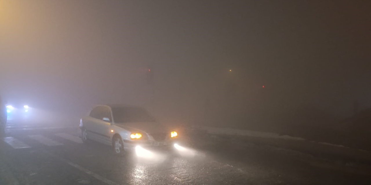 Kahramanmaraş'te göz gözü görmüyor sis şehiri kapattı