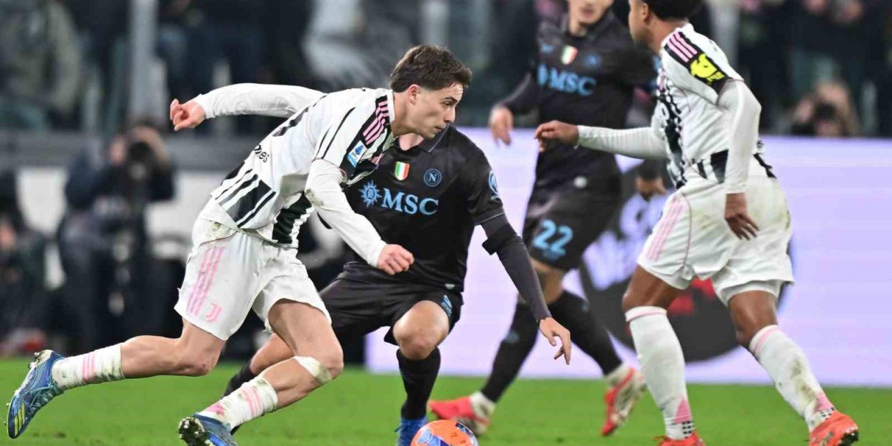 Juventus, Napoli 3-0 yendi