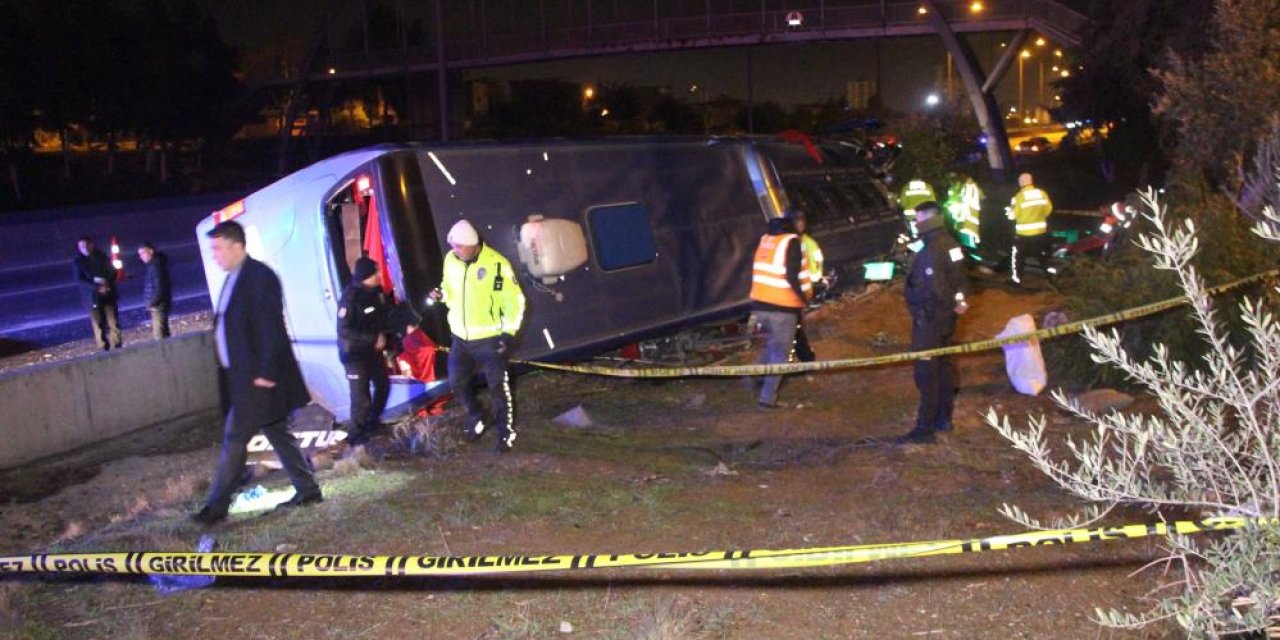 Yolcu otobüsü devrildi: 8 yaralı