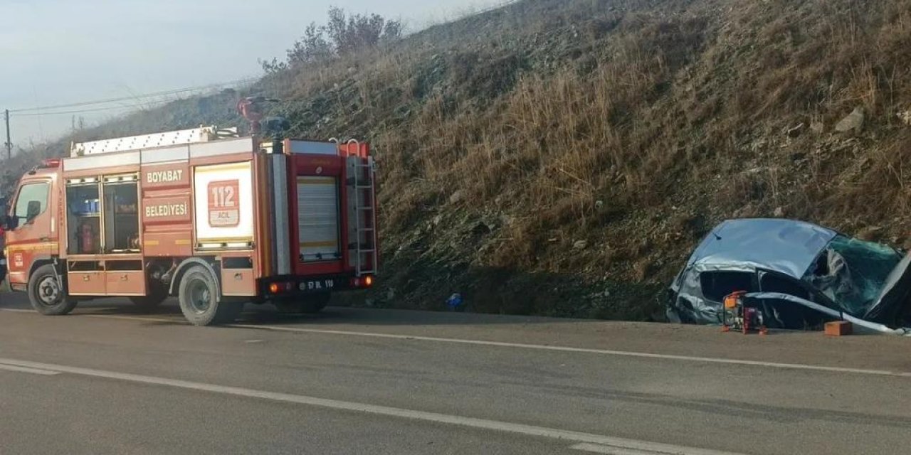 Kontrolden çıkan otomobil şarampole devrildi: 5 yaralı