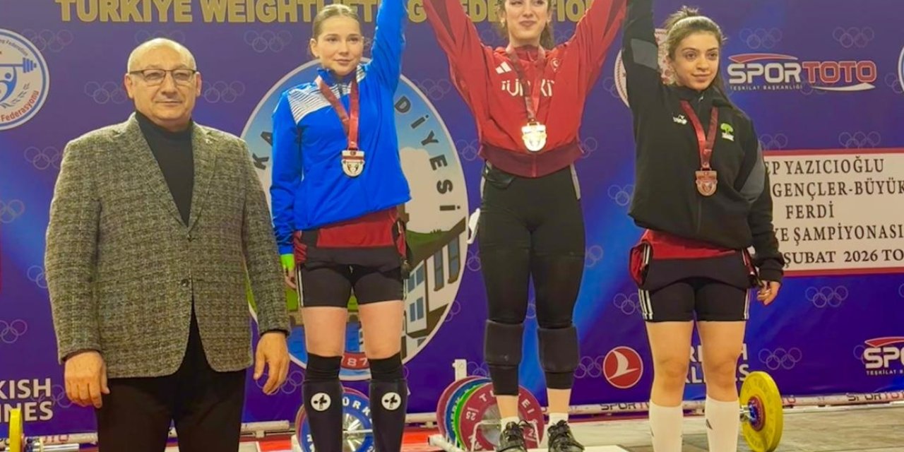 Şehitkamil’in Halter Sporcuları gururlandırdı