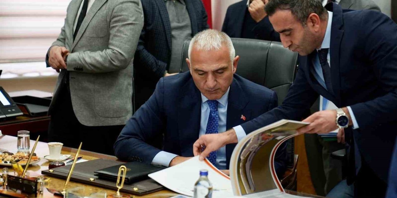 Akçadağ’ın turizm projeleri Bakan Ersoy’a sunuldu