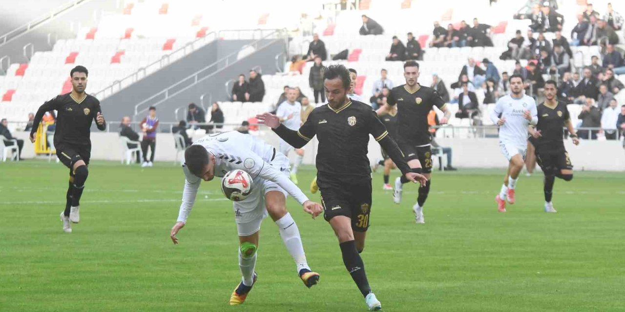 Altay: 3 - Bornova 1877: 0