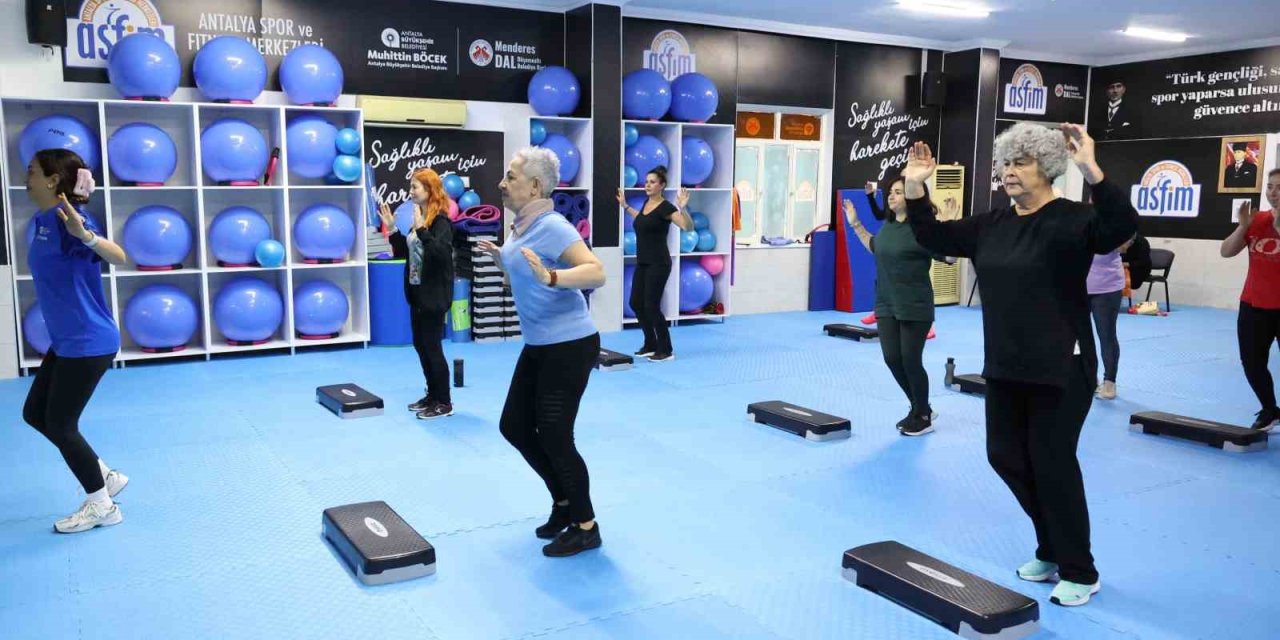 Antalya belediyesi ücretsiz spor kursları veriyor