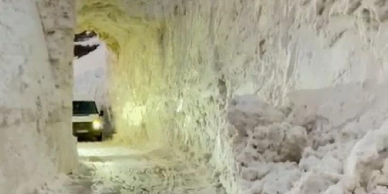 Karlar delindi, ulaşım kar tüneliyle sağlanıyor