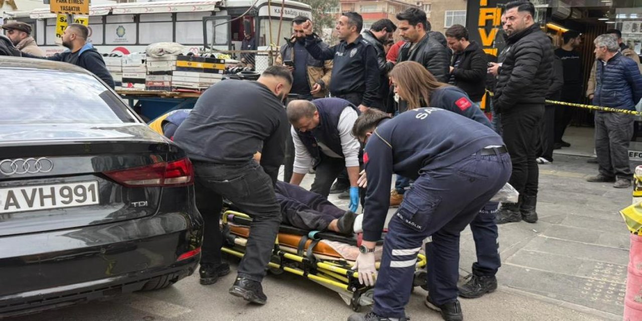 Müteahhit ile emlakçı arasında 'tadilat' kavgası çok sayıda yaralı var