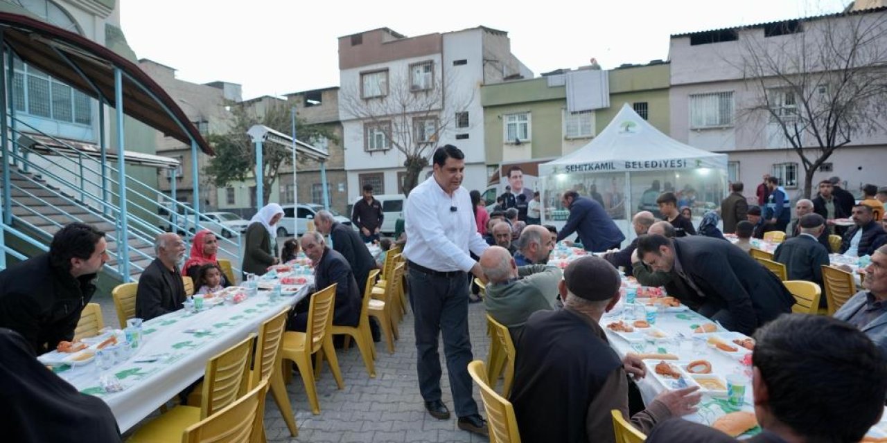 Şehitkamil’de İftar sofraları ilçenin dört bir yanında