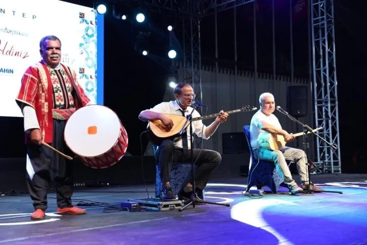 Gaziantep'te Hemşehri Dernekleri Festivali renkli görüntülerle başladı