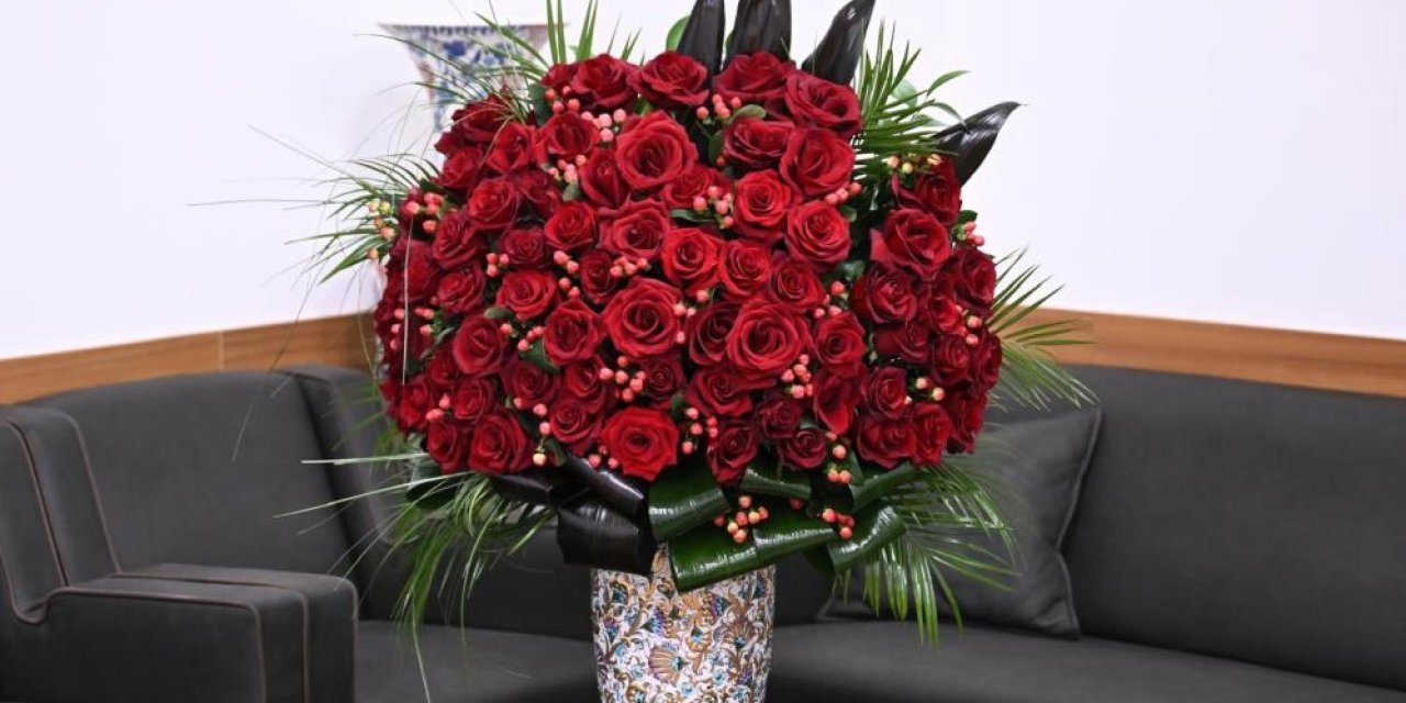 Siyasette dikkat çeken hediye: Bahçeli’den Erdoğan’a 72 gül