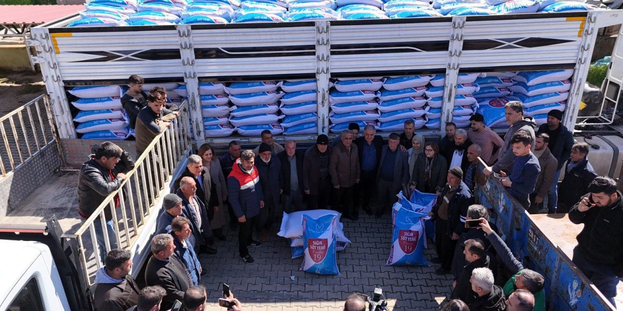 Gaziantep Büyükşehir’den dev yem yardımı