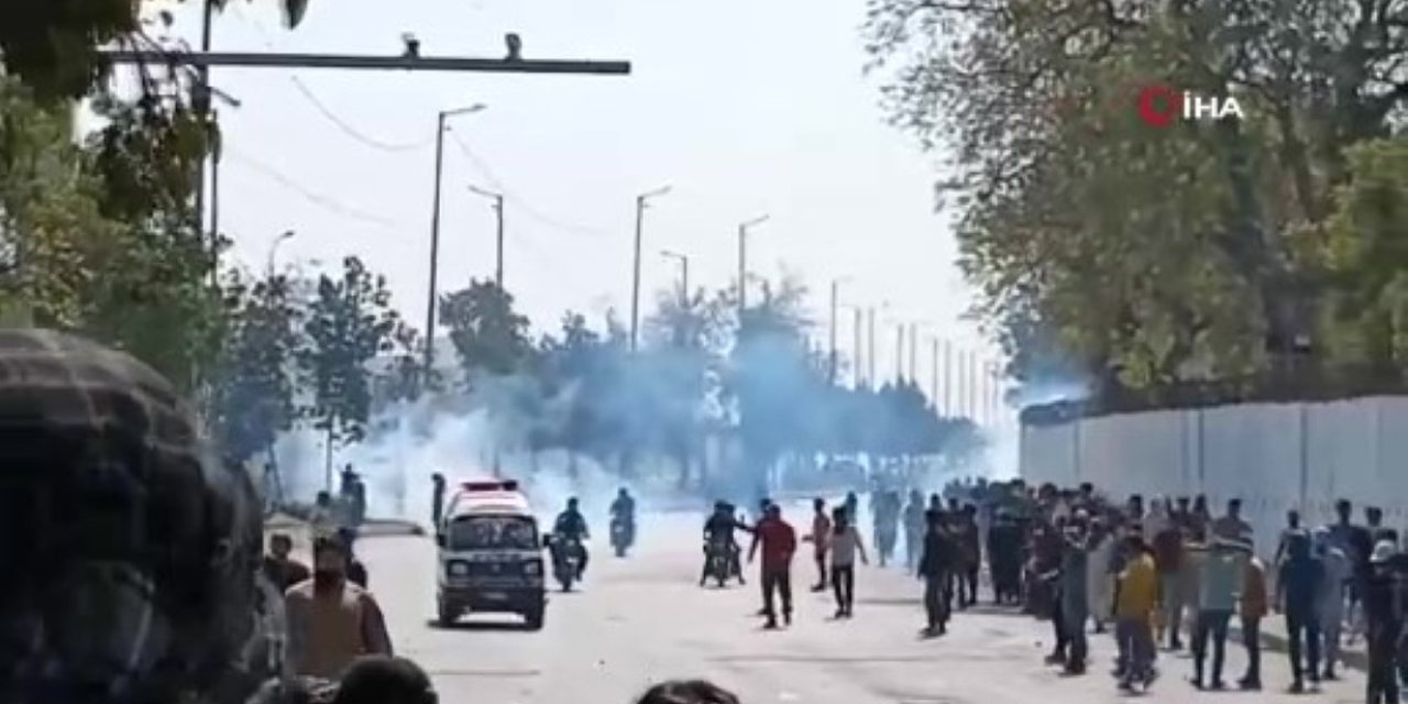 Pakistan'da ABD Büyükelçiliği önünde protesto: çok sayıda ölü var