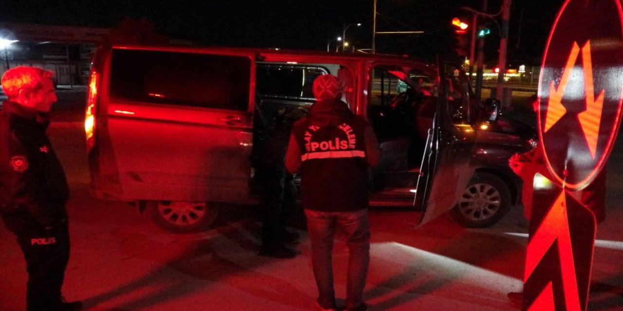 Husumetli iki grup arasında bıçaklı kavga:1 ağır 5 yaralı