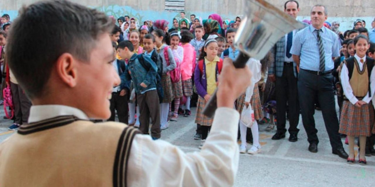 Bakan Tekin açıkladı: Ara tatiller kalkıyor mu?