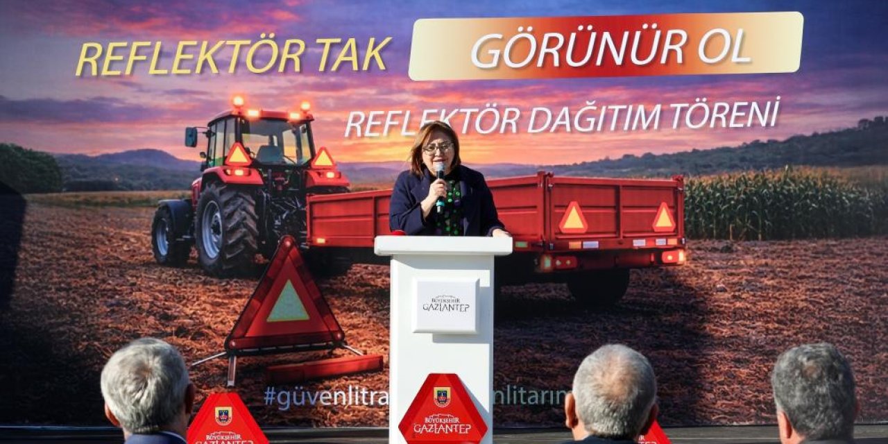Gaziantep'te 'Reflektör Tak, Görünür Ol' projesi başladı: ilk dağıtım yapıldı