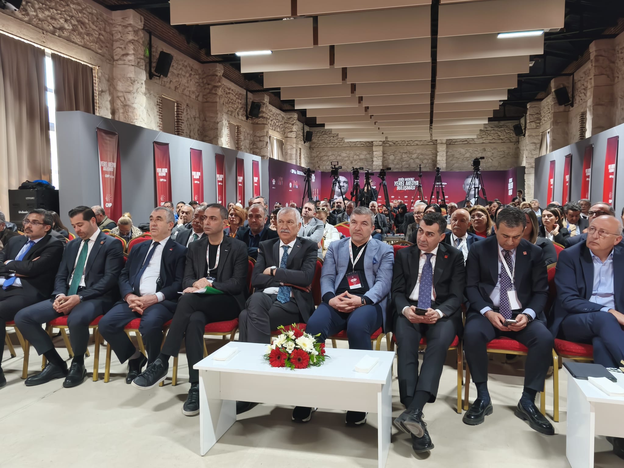 CHP, Yerel Medya Buluşmasına Adana’da devam etti