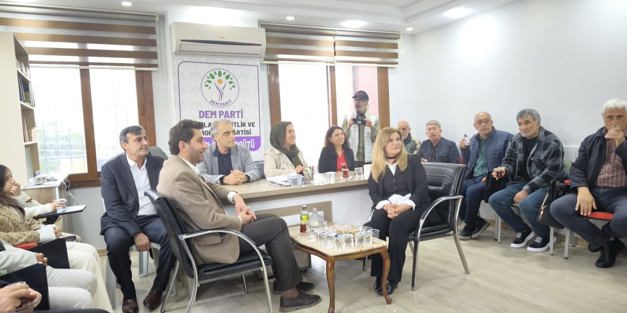 DEM Parti Mezitli’de halkla bayramlaşma gerçekleşti