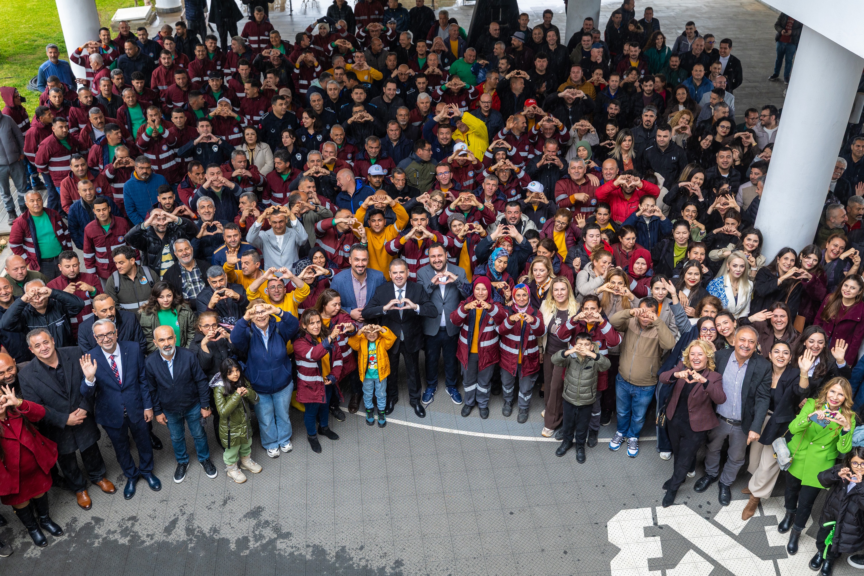 Başkan Tuncer, belediye personeliyle bayramlaştı