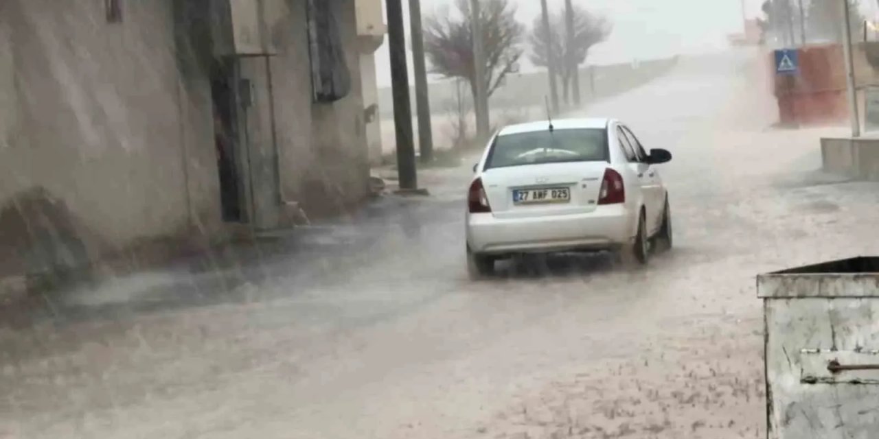 Şanlıurfa’da dolu yağışı hayatı olumsuz etkiledi