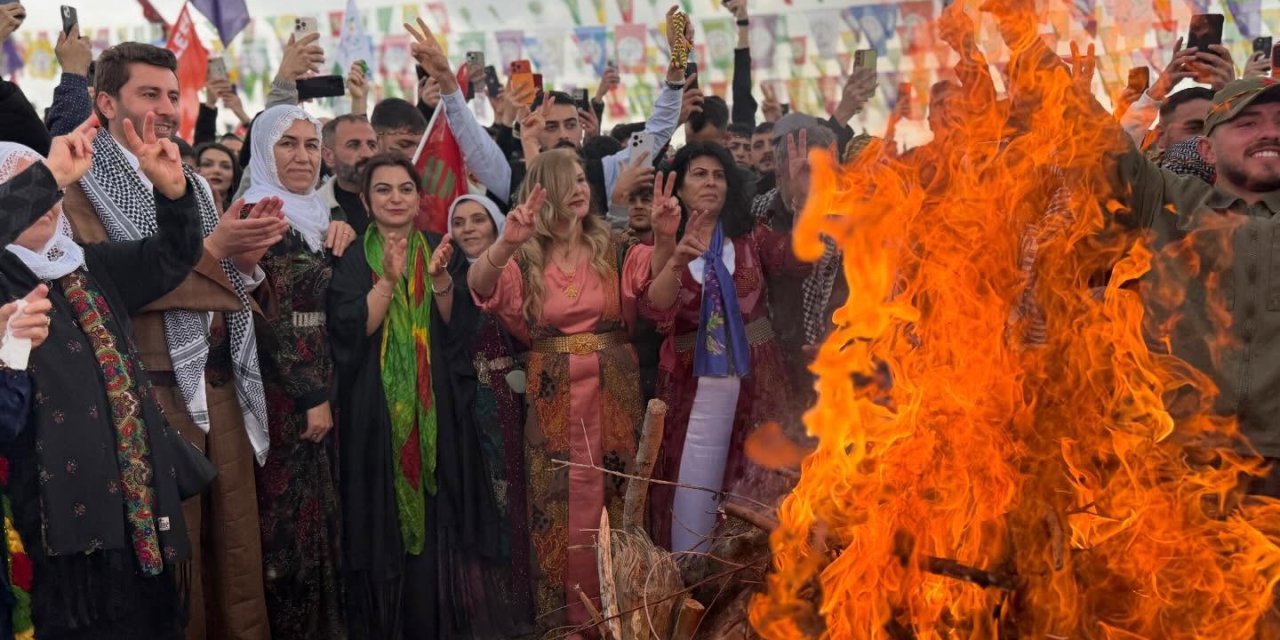 Newroz kutlamaları şehirlere heyecan kattı