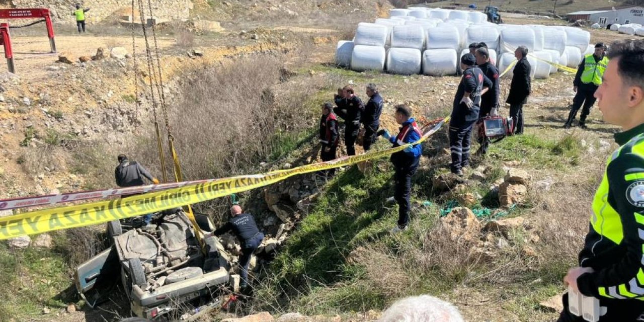 Korkunç kaza: 2 ölü, 1 yaralı