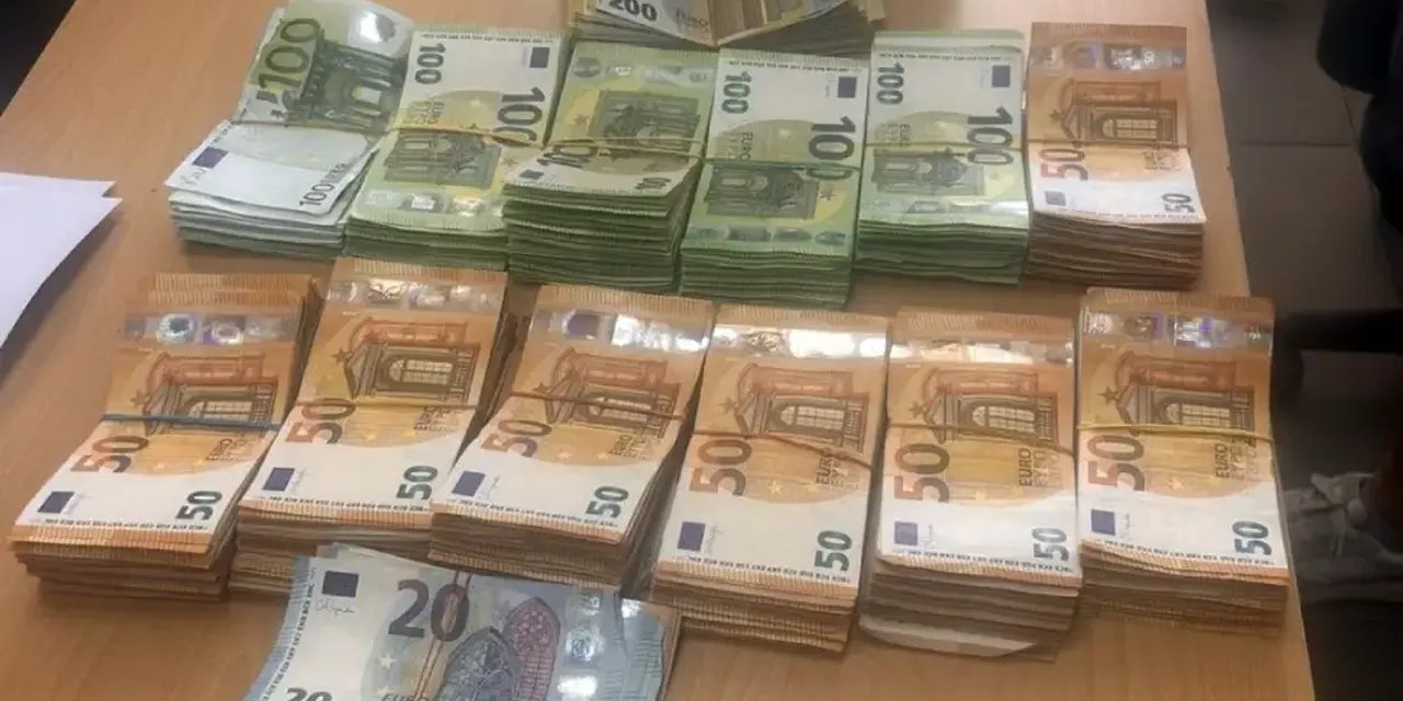 Würzburg da yolcu otobüsünde 100 bin euro ele geçirildi