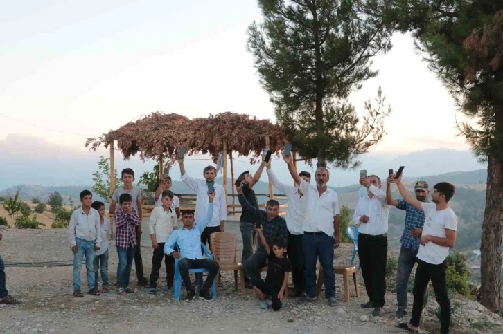 Kahramanmaraşlılardan iletişim tepkisi, mahallede ‘telefon çekmiyor’