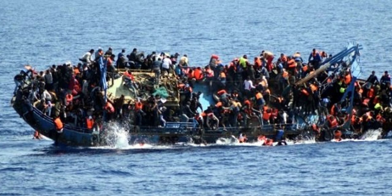 Müslümanları taşıyan tekne alabora oldu: 250 kayıp