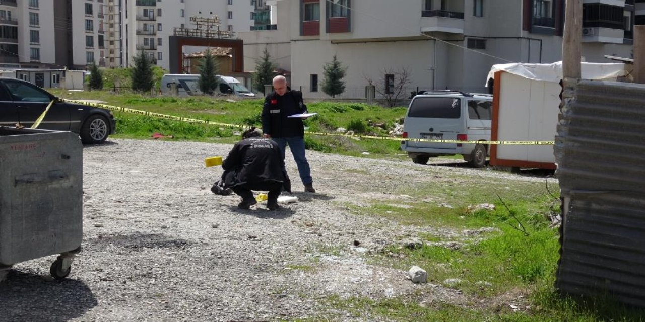 İki grup öğrenci arasında bıçaklı kavga çok sayıda yaralı var