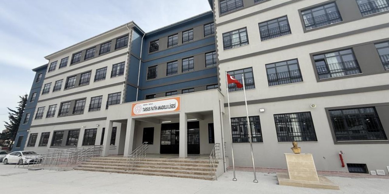 Mersin'de bir lise öğrencisi silahla yakalandı