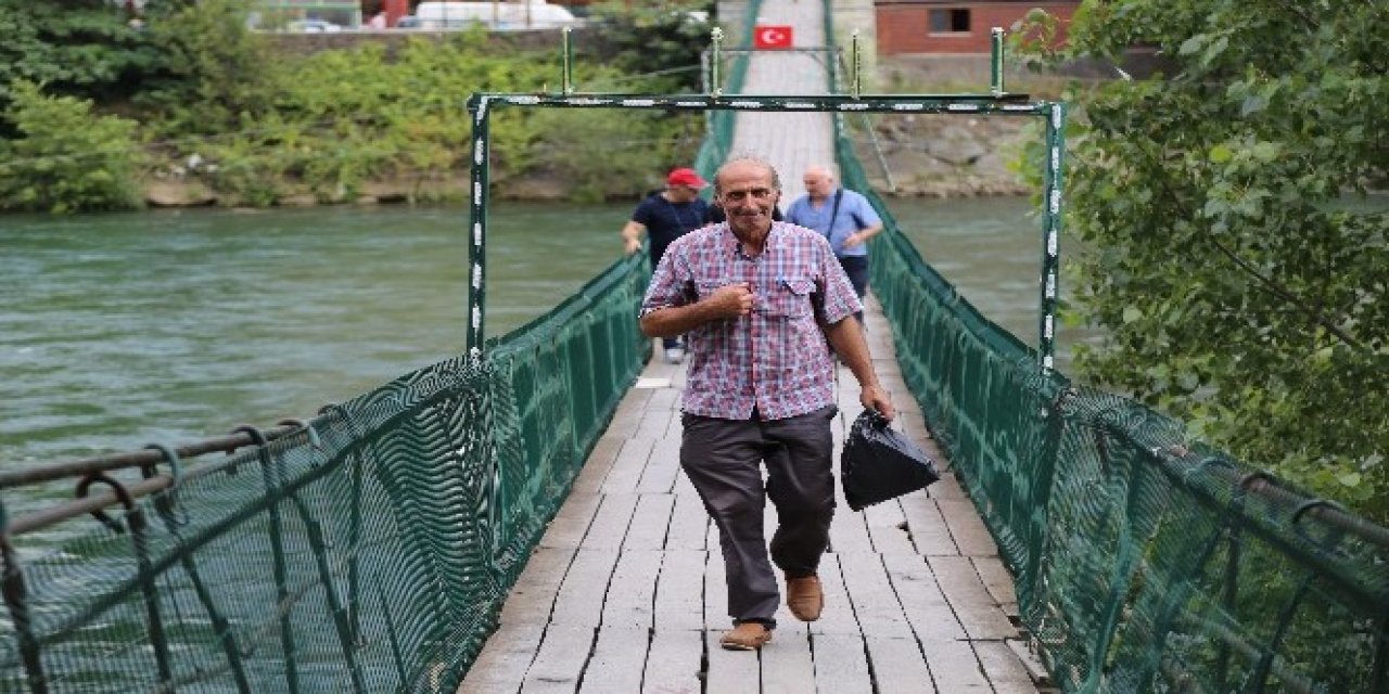 Çoruh Nehri üzerindeki asma köprüler tarihe meydan okuyor