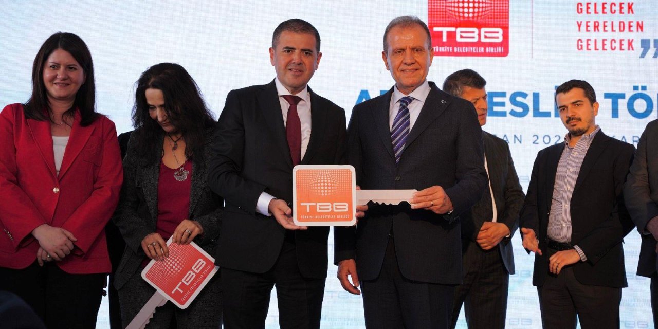 Mezitli’ye iş makinesi desteği