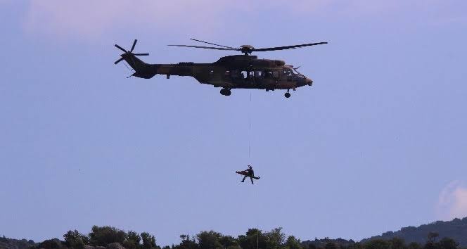 Dağda helikopter destekli kurtarma operasyonu